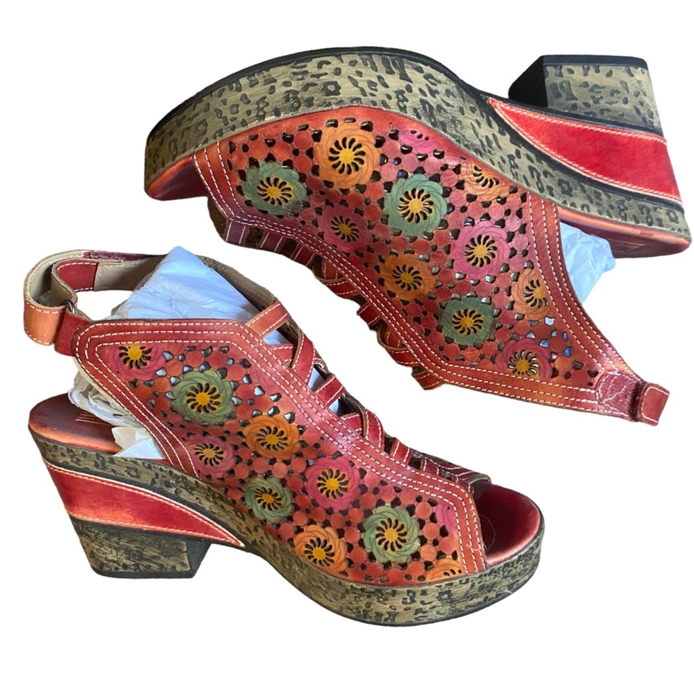 L'ARTISTE ARAUTRE Floral Peep Toe Sandal